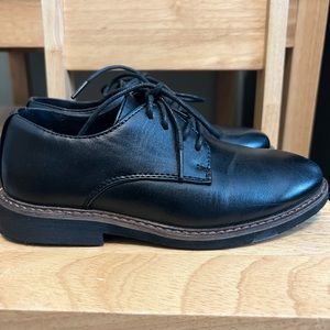 Deer Stags Boy’s Denny Oxford dress shoe
